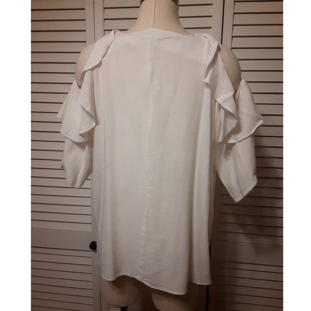 Cold Shoulder Linen Umgee Ruffle Sleeves Top - Picture 5 of 9